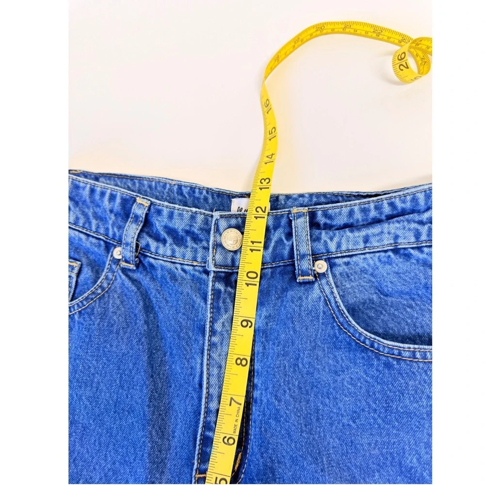 Princess Polly High Waisted Mom Jeans Blue Medium Wash Tapered Leg Size 6 US - Picture 7 of 9